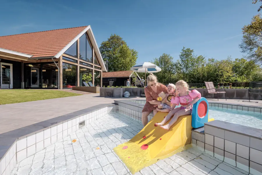 Peuterbad bij vakantiepark kaps